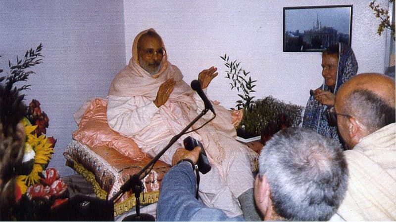 Нараяна Госвами Махарадж Гурудев1996