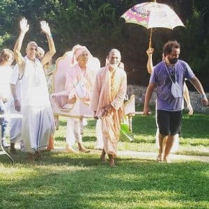 “Он здесь!” - о фестивале в Нью Врадже и мурти Гурудева