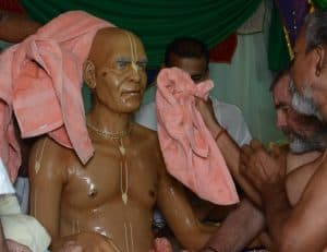 “Он здесь!” - о фестивале в Нью Врадже и мурти Гурудева