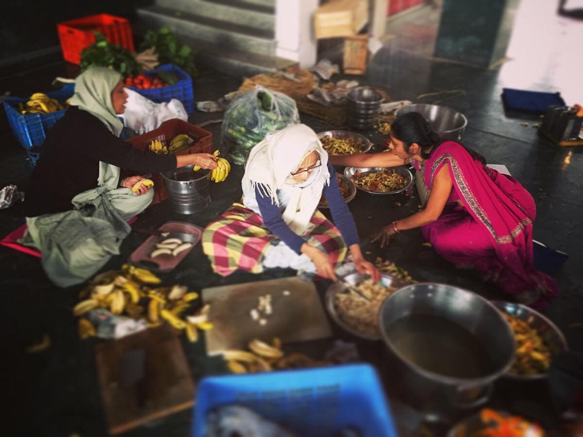 Экадаши Радхе-кунджа Кухня